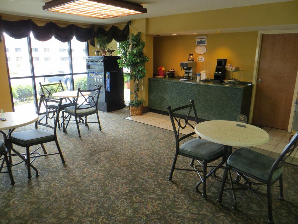Budgetel Inn & Suites Macon Exteriör bild