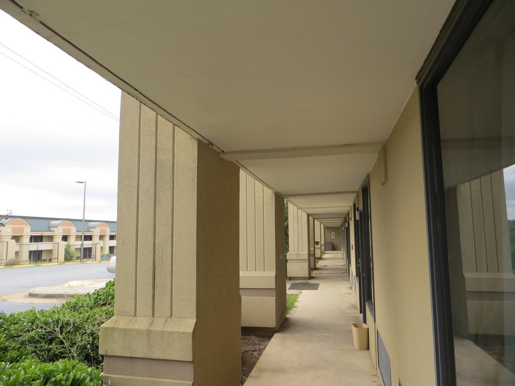 Budgetel Inn & Suites Macon Exteriör bild
