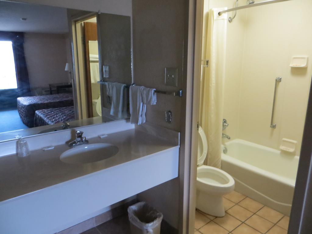 Budgetel Inn & Suites Macon Rum bild