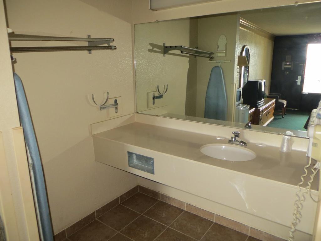 Budgetel Inn & Suites Macon Rum bild